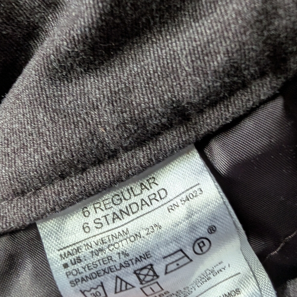 Old Navy Women's Gray Straight-Leg Trousers - Picture 3 of 3